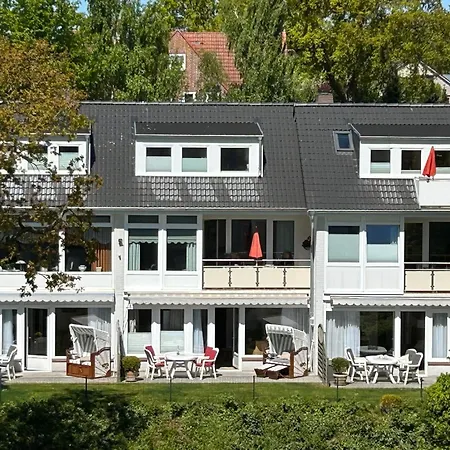 Apartment Gaestehaus Windrose 6 *