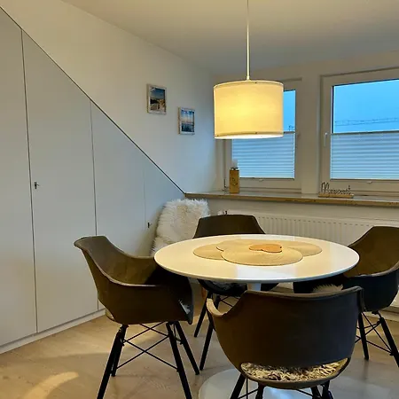 Lägenhet Gaestehaus Windrose 6 *